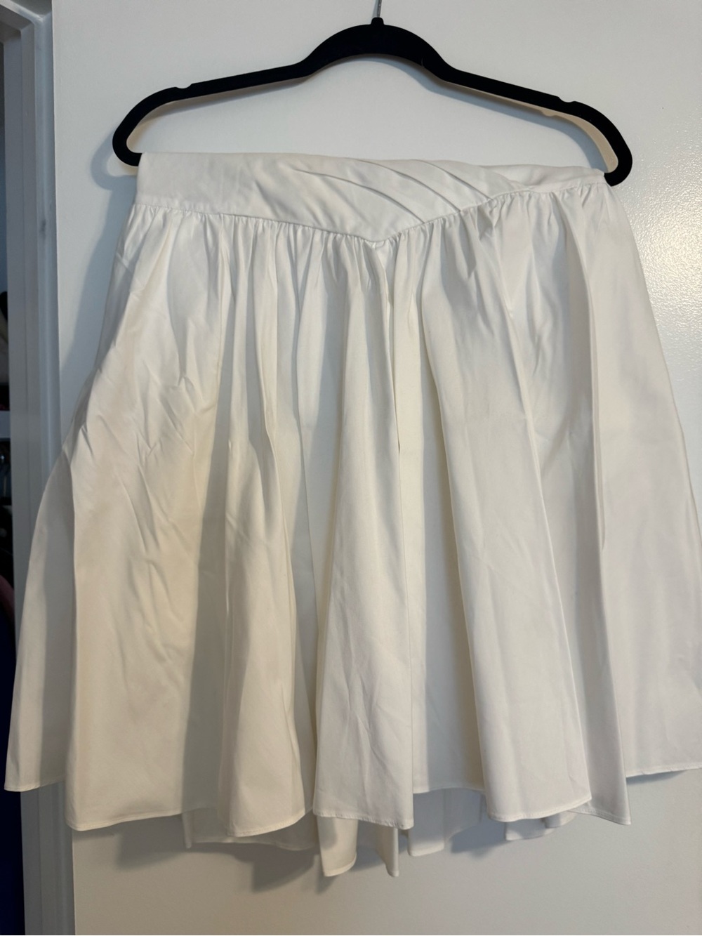 Diane Von Furstenberg Flowy White Pleated Skirt